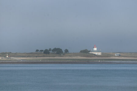 2023 09 14 De Montmartin-sur-Mer à Coudeville-sur-Mer, IMG_5561 Le phare et la pointe d’Agon depuis la pointe de Montmartin