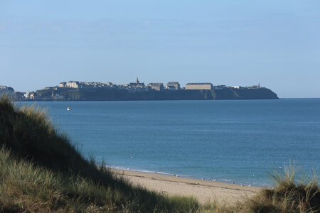 2023 09 15 De Coudeville-sur-Mer à Granville, IMG_5633 Granville et le cap Lihou depuis les dunes de Bréville